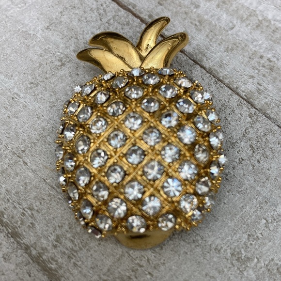 Vintage pineapple crystal gold pin - Picture 2 of 7